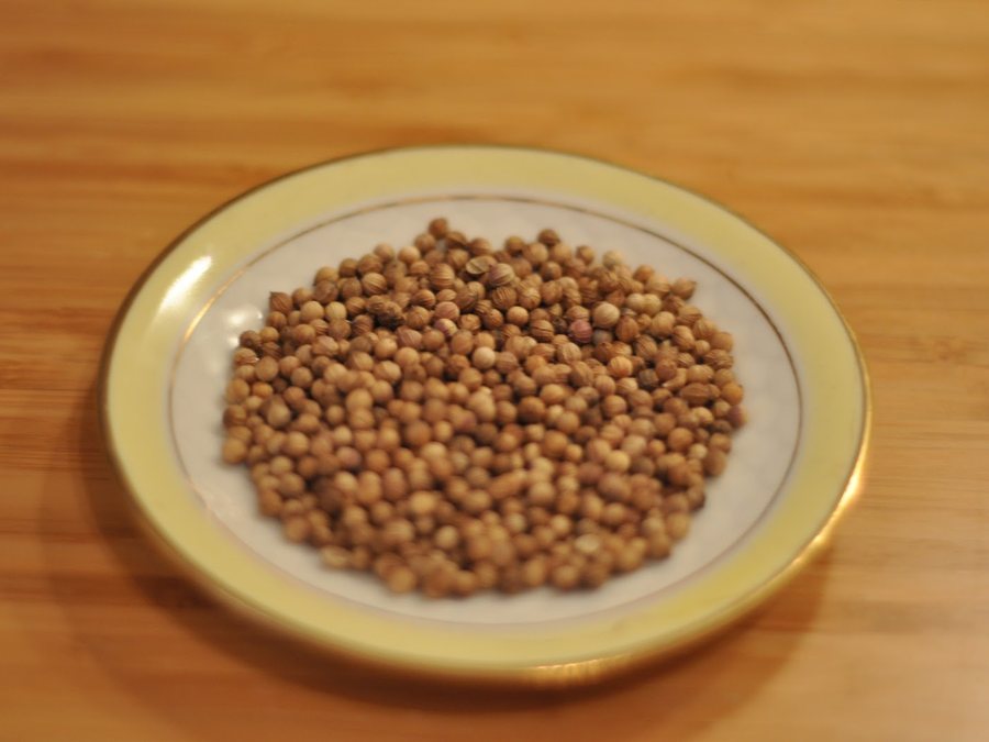 Coriander Seeds Split